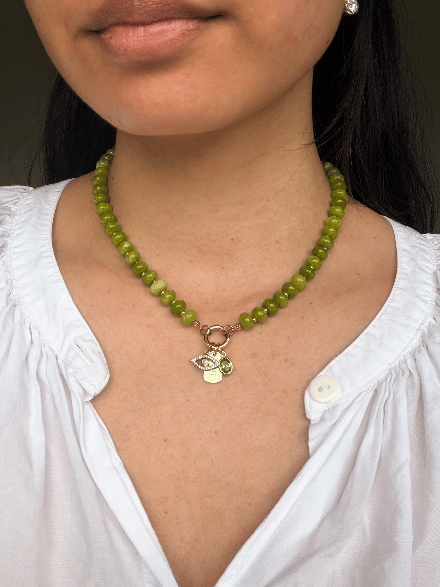 Archie Round Charm Clasp Necklace - Beaded